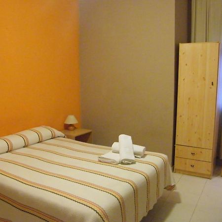 Pension Corona Сарагоса Экстерьер фото